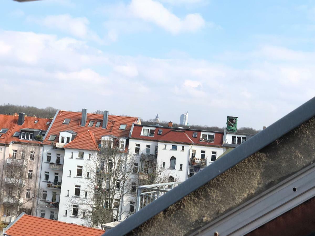 Kuschelige Dachgeschosswohnung Am Clarapark Leipzig Bagian luar foto
